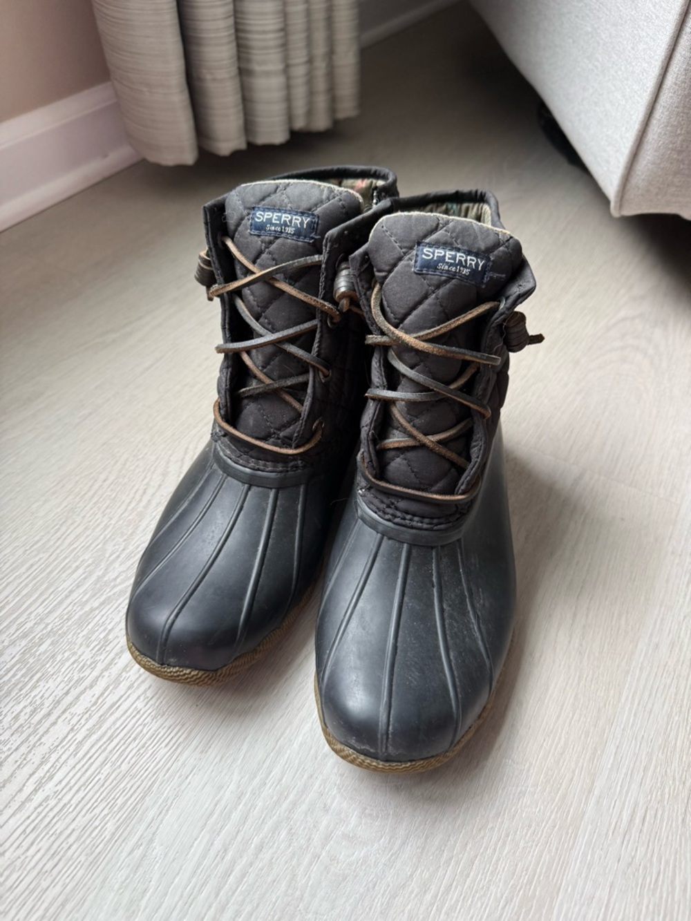 Sperry Black Quilted Lace-Up Waterproof Boots